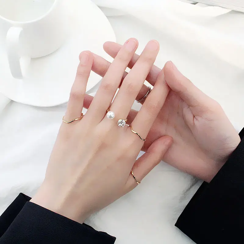 New Fashion 4 Pcs/Set Korean Style Rings Simple Joker Metal Finger Ring Silver Color Adjustable For Women Gift Ring set R765
New Fashion 4 Pcs/Set Korean Style Rings Simple Joker Metal Finger Ring Silver Color Adjustable For Women Gift Ring set R765