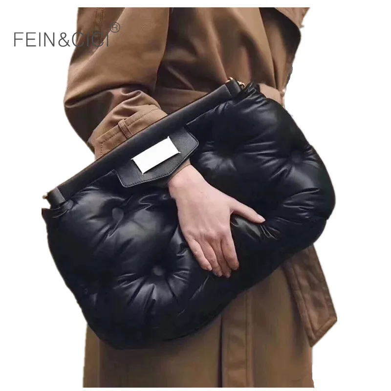 Day clutches warm Down Feather Padded pillow party bag women luxury brand large big handbag 2018 winter new black white color
Day clutches warm Down Feather Padded pillow party bag women luxury brand large big handbag 2018 winter new black white color
