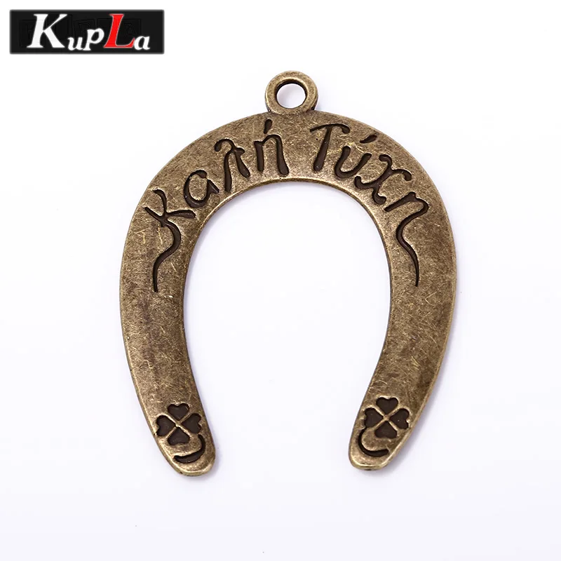 Vintage Metal Classic Big Horseshoe Charms DIY Trendy Accessories Horseshoe Pendant Charms Jewelry Making 6 Pieces C5889
Vintage Metal Classic Big Horseshoe Charms DIY Trendy Accessories Horseshoe Pendant Charms Jewelry Making 6 Pieces C5889