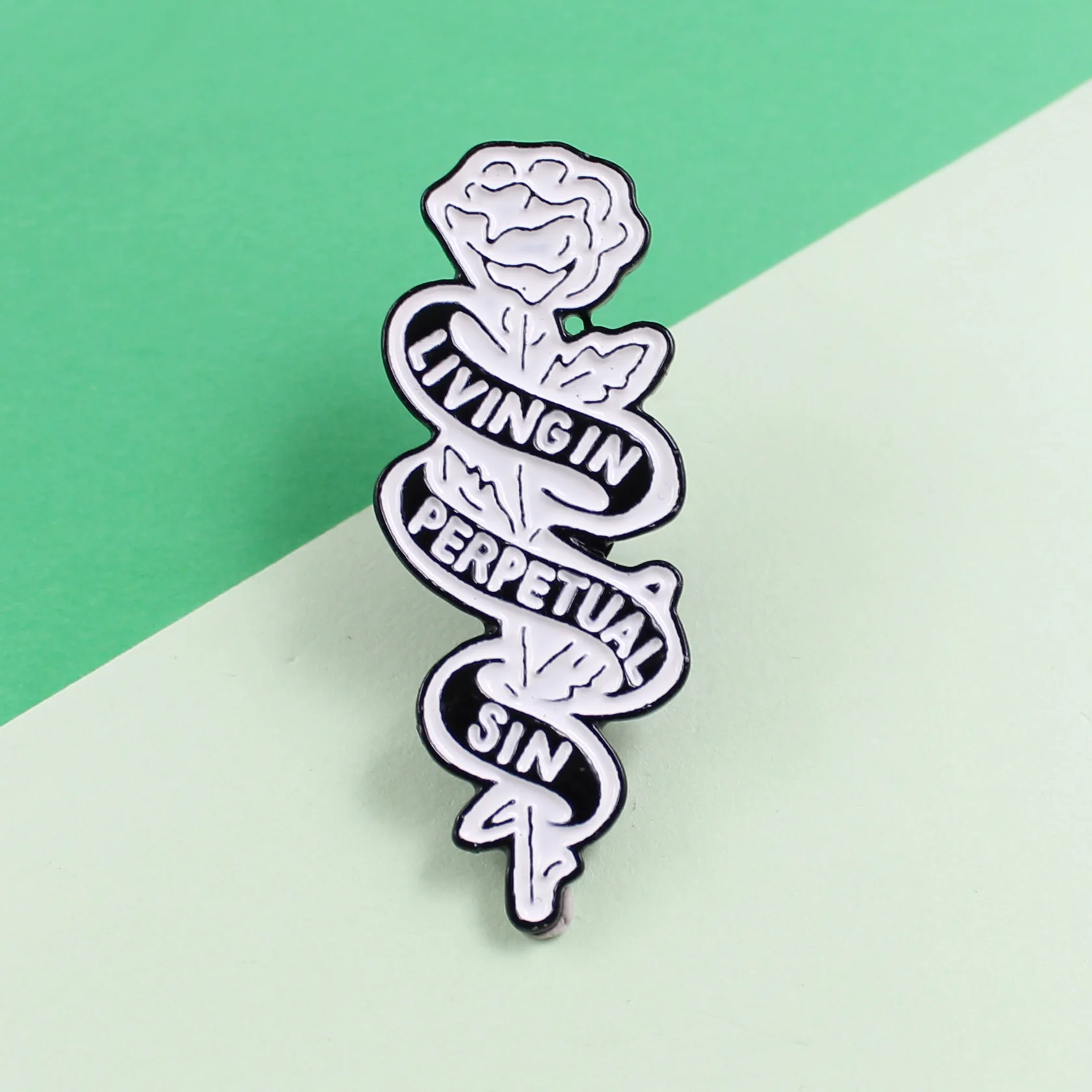 Romantic Gothic Pins Slogan Living in Perpetual Sin Banner Around Black White Rose Pins Lapel Denim Jeans Accessories Lover Gift
Romantic Gothic Pins Slogan Living in Perpetual Sin Banner Around Black White Rose Pins Lapel Denim Jeans Accessories Lover Gift