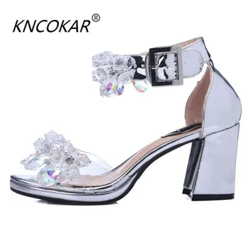 KNCOKAR2018 In the thick and open-toe water drill with the sandal women's mouth high heels and the European summer new wedding
KNCOKAR2018 In the thick and open-toe water drill with the sandal women's mouth high heels and the European summer new wedding