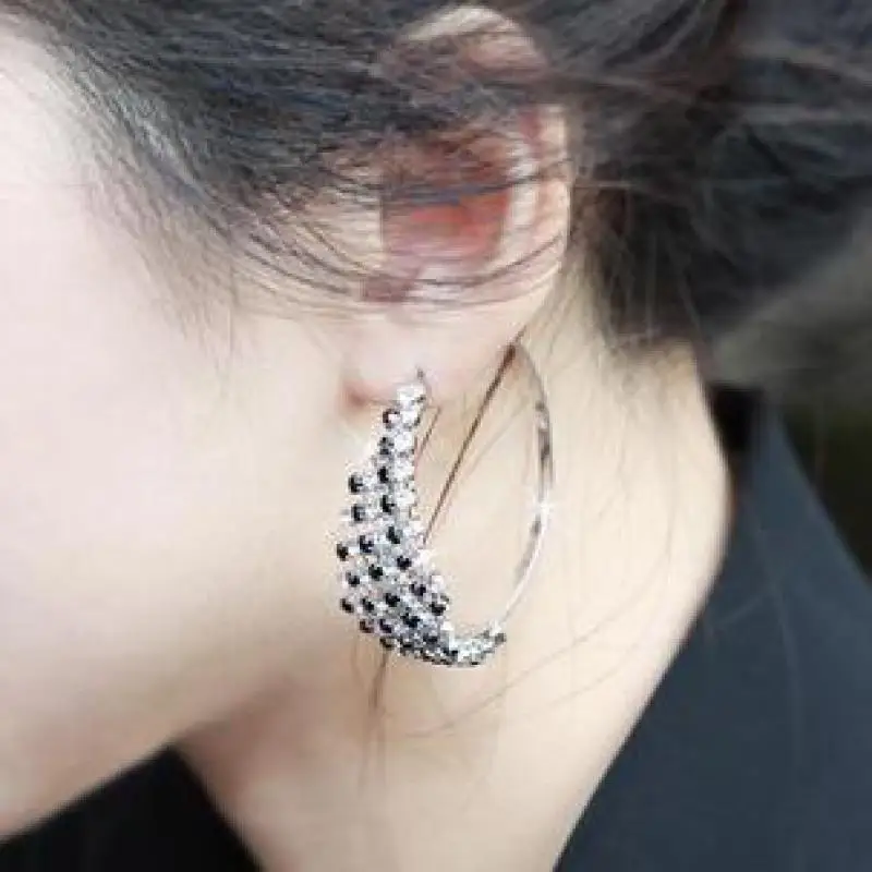 The New 2018 Fashion Earrings Necessary Funds Amorous Nightclub Queen Earrings Black And White Crystal Earrings Exaggerated Big
The New 2018 Fashion Earrings Necessary Funds Amorous Nightclub Queen Earrings Black And White Crystal Earrings Exaggerated Big