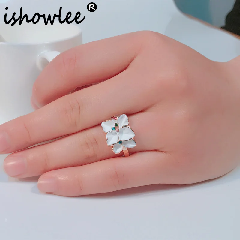 ISHOWLEE White Enamel Flower Ring for Women Elegant Rose Gold 585 Cute Enamel Rings for Girls Gift Women Rose Gold Jewelry jzb64
ISHOWLEE White Enamel Flower Ring for Women Elegant Rose Gold 585 Cute Enamel Rings for Girls Gift Women Rose Gold Jewelry jzb64