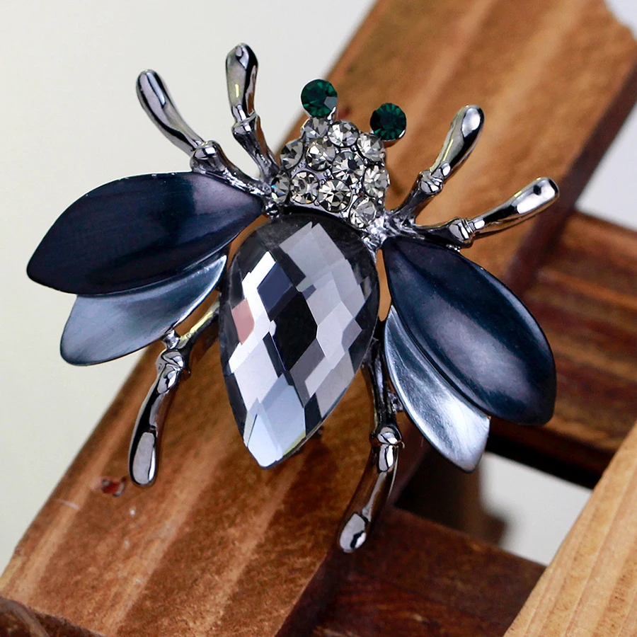 10PCS Big Crystal Bee Brooch Pins Metal Party Banquet Crystal Accessories for Women Fashion Garment Brooches Wedding Gift XZ062
10PCS Big Crystal Bee Brooch Pins Metal Party Banquet Crystal Accessories for Women Fashion Garment Brooches Wedding Gift XZ062