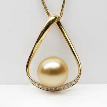 AAA Golden Real South Sea Cultured Pearl Diamond Pendant 18K Yellow Gold 10.35MM
AAA Golden Real South Sea Cultured Pearl Diamond Pendant 18K Yellow Gold 10.35MM