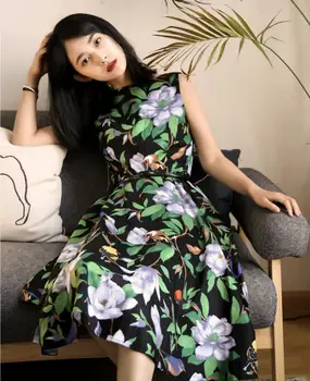 European And American Retro 50s60s Hepburn Sleeveless Dress Vintage Temperament Lady Slash Neck Casual Holiday Party Dress
European And American Retro 50s60s Hepburn Sleeveless Dress Vintage Temperament Lady Slash Neck Casual Holiday Party Dress