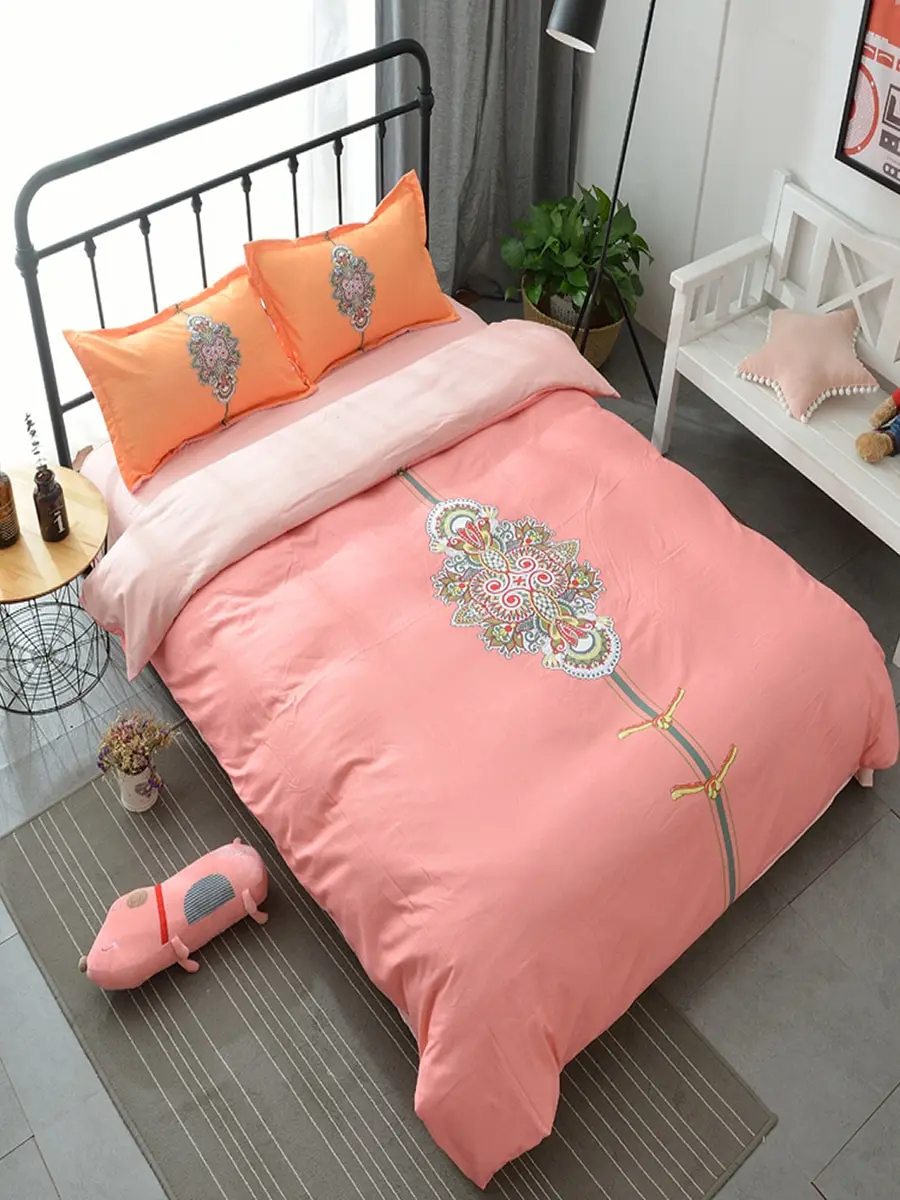 4 Pcs Bedlinens Set Vintage Floral Pattern Fresh Color Bedding Set
4 Pcs Bedlinens Set Vintage Floral Pattern Fresh Color Bedding Set