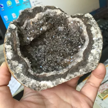 526g High Quality Natural Agate Geode Specimen Crystals Stone Reiki Healing feng shui Ornaments Home Wedding Decoration Sale
526g High Quality Natural Agate Geode Specimen Crystals Stone Reiki Healing feng shui Ornaments Home Wedding Decoration Sale