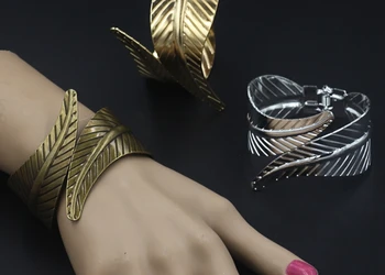 20pcs/lot Bracelet large leaves European and American fashion accessories bracelet 58mm (you can choose color )
20pcs/lot Bracelet large leaves European and American fashion accessories bracelet 58mm (you can choose color )