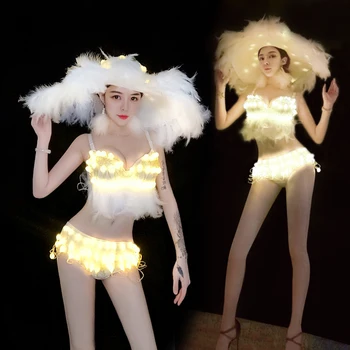 new DS Show sequine woman Sexy DJ Singer Uniforms Nightclub Gogo Leading costume New Style Collared dance gown feather set
new DS Show sequine woman Sexy DJ Singer Uniforms Nightclub Gogo Leading costume New Style Collared dance gown feather set