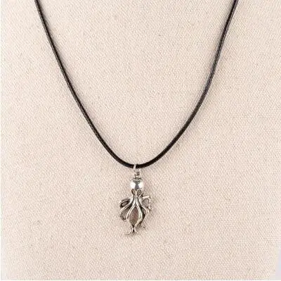 Free Shipping 2019 new octopus cool Pendant Stainless Steel Necklaces leather chain women necklaces men jewelry
Free Shipping 2019 new octopus cool Pendant Stainless Steel Necklaces leather chain women necklaces men jewelry