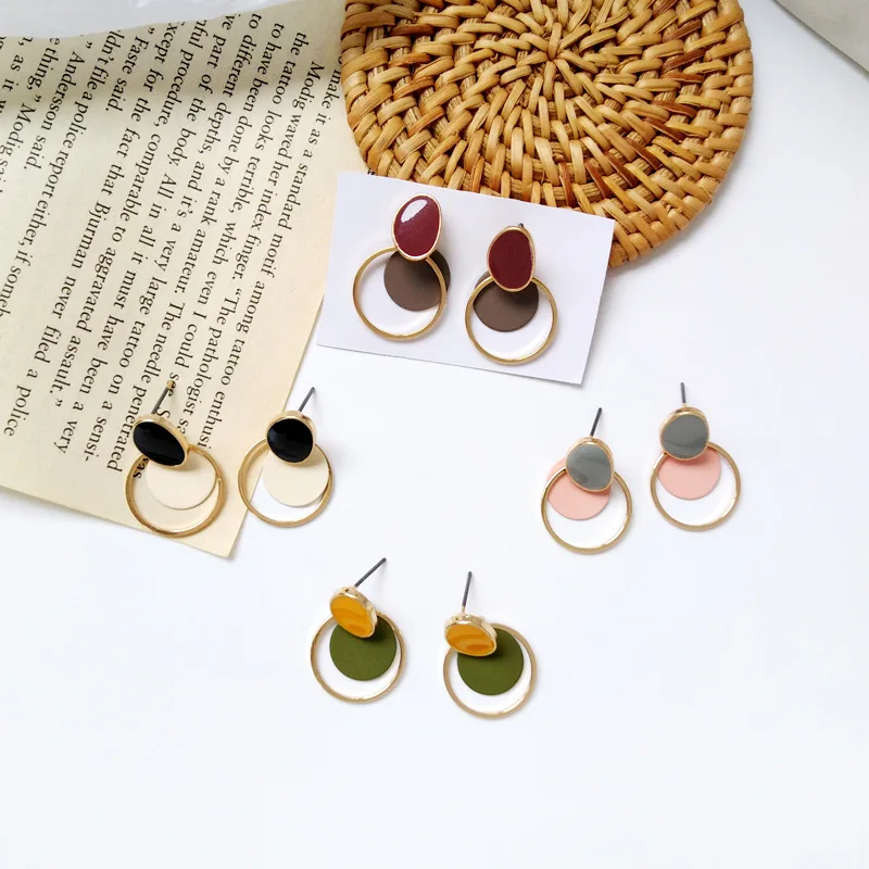 Fashion Ins contrast color earrings female fashion lady Irregular geometric hollow out Round Circle Drop earrings
Fashion Ins contrast color earrings female fashion lady Irregular geometric hollow out Round Circle Drop earrings