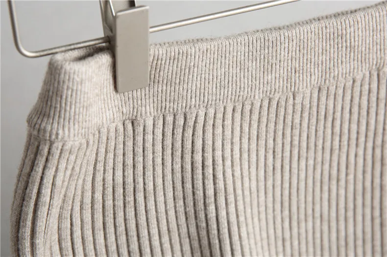 4443260582_2000613867