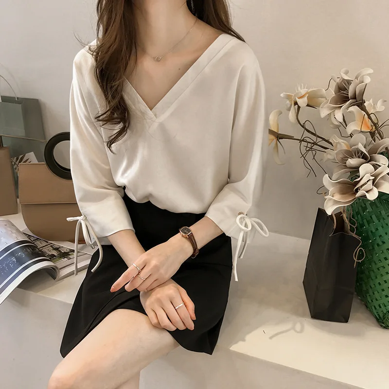 2019 Summer Plus Size Chiffon Blouses Women Fashion V Neck Three Quarter Solid Color Shirts Female Sexy Loose Bow Blusa Tops
2019 Summer Plus Size Chiffon Blouses Women Fashion V Neck Three Quarter Solid Color Shirts Female Sexy Loose Bow Blusa Tops