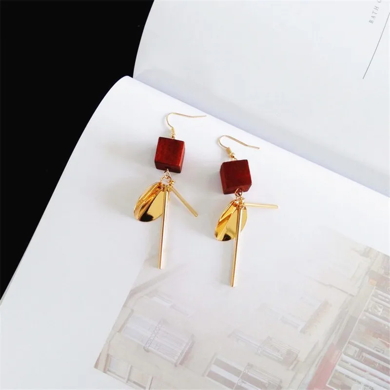 Retro fashion original minimalist geometric word wind cube logs temperament female non pierced ear accessories EW558
Retro fashion original minimalist geometric word wind cube logs temperament female non pierced ear accessories EW558