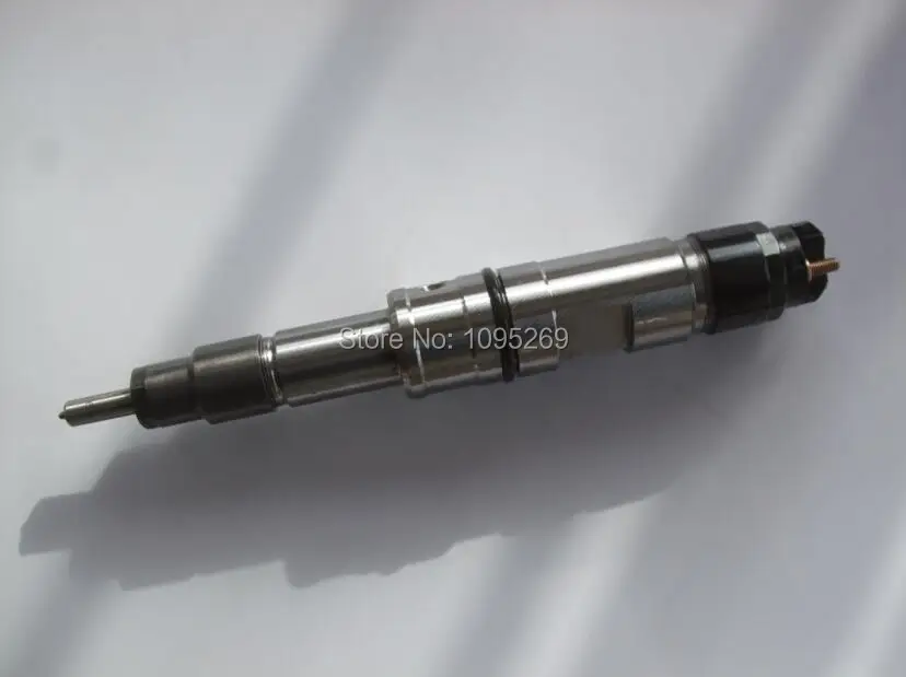 Common rail fuel injector 0445120290