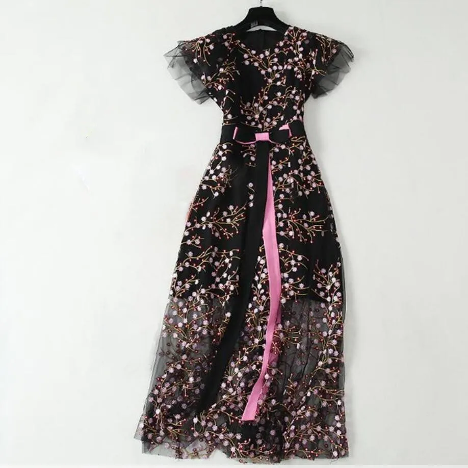 Women Summer Dress 2019 High Quality Runway O-Neck Short Sleeve Glorious Embroidery Elegant Long Dress Casual Dresses NP0671A
Women Summer Dress 2019 High Quality Runway O-Neck Short Sleeve Glorious Embroidery Elegant Long Dress Casual Dresses NP0671A