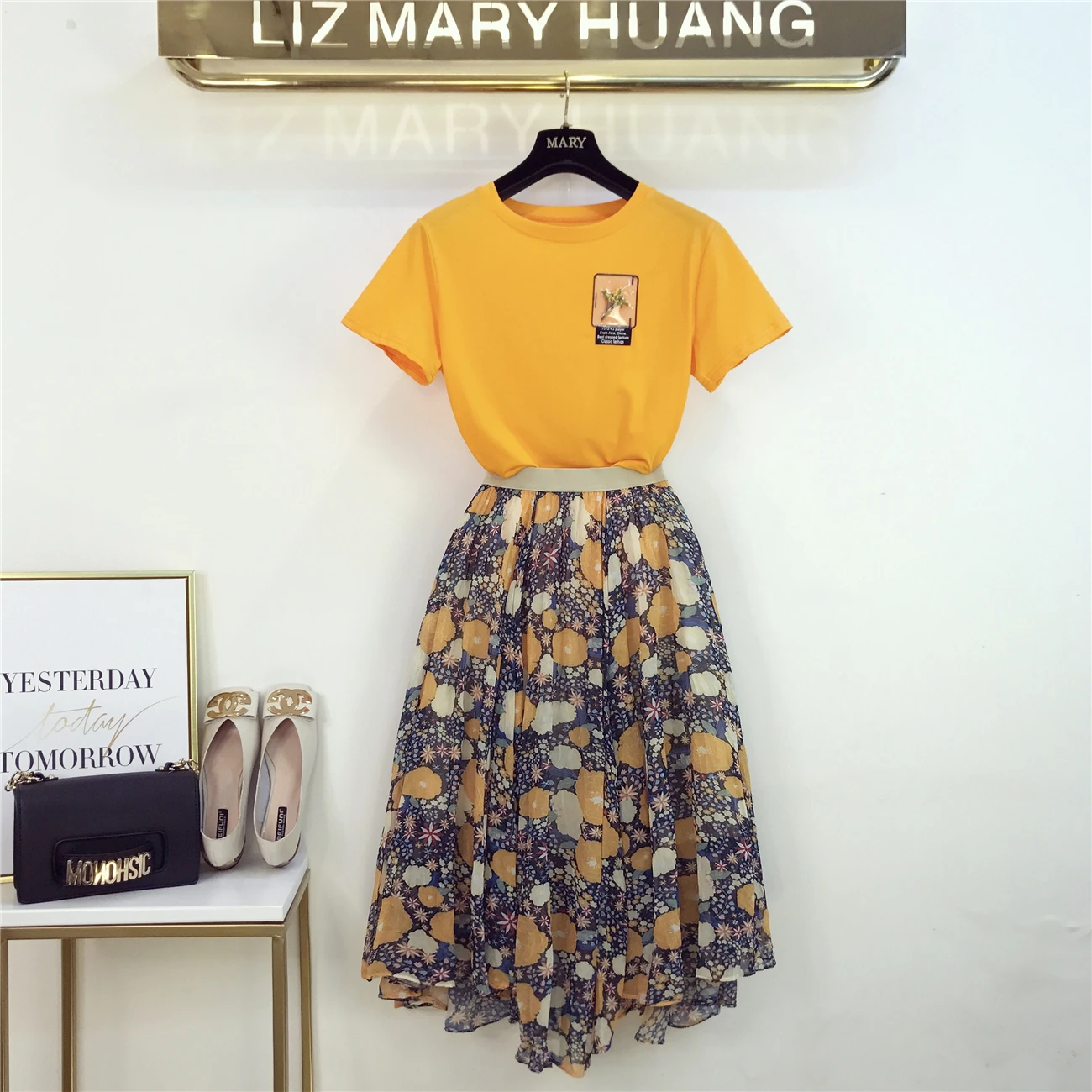 2019 Summer Boho Skirt Sets Women New T-shirt + Chiffon Broken Flower's Skirt Women Dress Suit Twopiece Student Skirts Set
2019 Summer Boho Skirt Sets Women New T-shirt + Chiffon Broken Flower's Skirt Women Dress Suit Twopiece Student Skirts Set