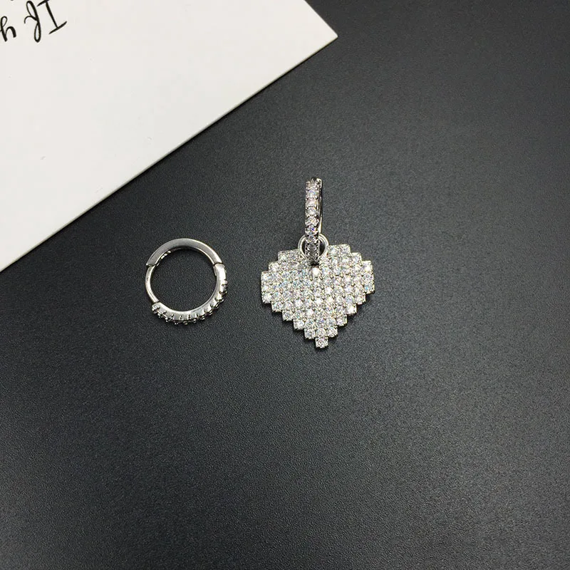 New Winter Delicate Silver CZ Zircon Crystal Pixel Heart Earrings Simple Silver Color Drop Earrings Women Jewelry Lover Jewelry
New Winter Delicate Silver CZ Zircon Crystal Pixel Heart Earrings Simple Silver Color Drop Earrings Women Jewelry Lover Jewelry