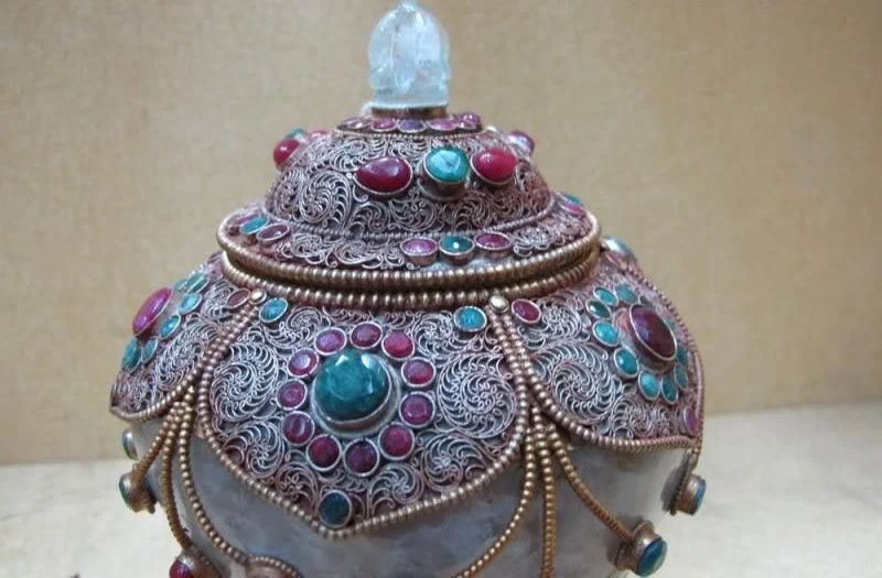 Nepal Buddhism Silver inlay ruby beryl Gem crystal Jar Crock Pot Vase Aquarius 8.02
Nepal Buddhism Silver inlay ruby beryl Gem crystal Jar Crock Pot Vase Aquarius 8.02