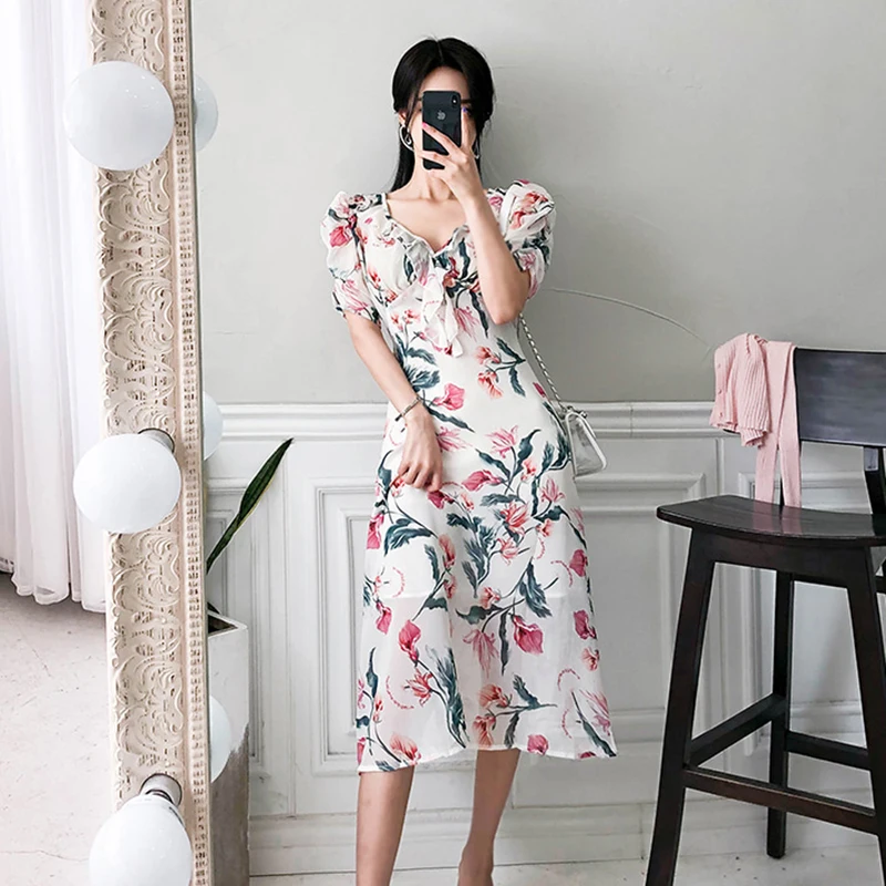 Fashion V-neck Short Sleeve Floral Print Women Chiffon Dress Ruffles A-line Summer Female Dress Slim High Waist Beach Vestidos
Fashion V-neck Short Sleeve Floral Print Women Chiffon Dress Ruffles A-line Summer Female Dress Slim High Waist Beach Vestidos