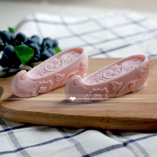QT0128 Silicone molds soap mold shoes silicone soap molds silica gel die Three inch gold lotus retro handmade Aroma stone moulds
QT0128 Silicone molds soap mold shoes silicone soap molds silica gel die Three inch gold lotus retro handmade Aroma stone moulds