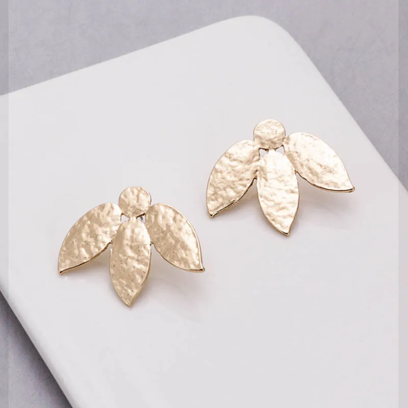 Cute Gold Stud Earrings For Women Girl Leaf Leaves Earring 2019 Female Bohemian Geometric Earing Fashion Summer Jewelry
Cute Gold Stud Earrings For Women Girl Leaf Leaves Earring 2019 Female Bohemian Geometric Earing Fashion Summer Jewelry