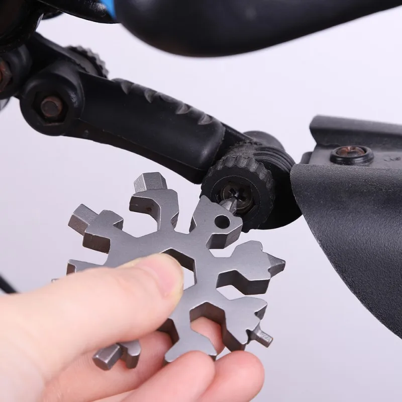 18-in-1 EDC Compact Multi-Tool 18-in-1 EDC Compact Multi-Tool