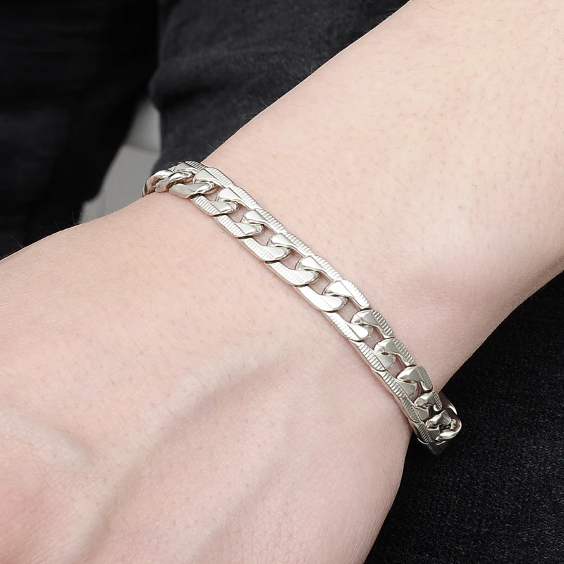 Men's Bracelets Fashion Silver Bracelet for Men Alloy Chain Wristband bijoux Pulseiras masculinas Punk Simple Jewelry Gift
Men's Bracelets Fashion Silver Bracelet for Men Alloy Chain Wristband bijoux Pulseiras masculinas Punk Simple Jewelry Gift