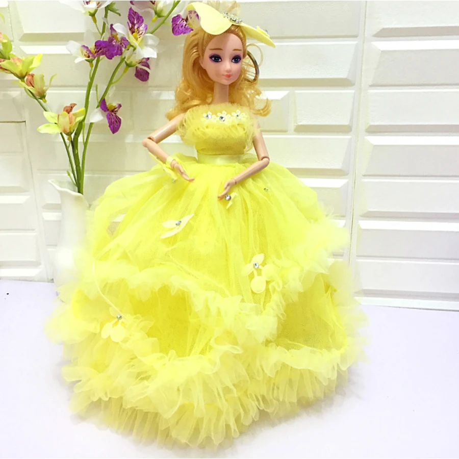 30CM Cake Princess Wedding Dress Tail Doll 3D Eye Pupil Cute Enamel Doll with Key Chain Movable Joint Confused Doll Toy
30CM Cake Princess Wedding Dress Tail Doll 3D Eye Pupil Cute Enamel Doll with Key Chain Movable Joint Confused Doll Toy