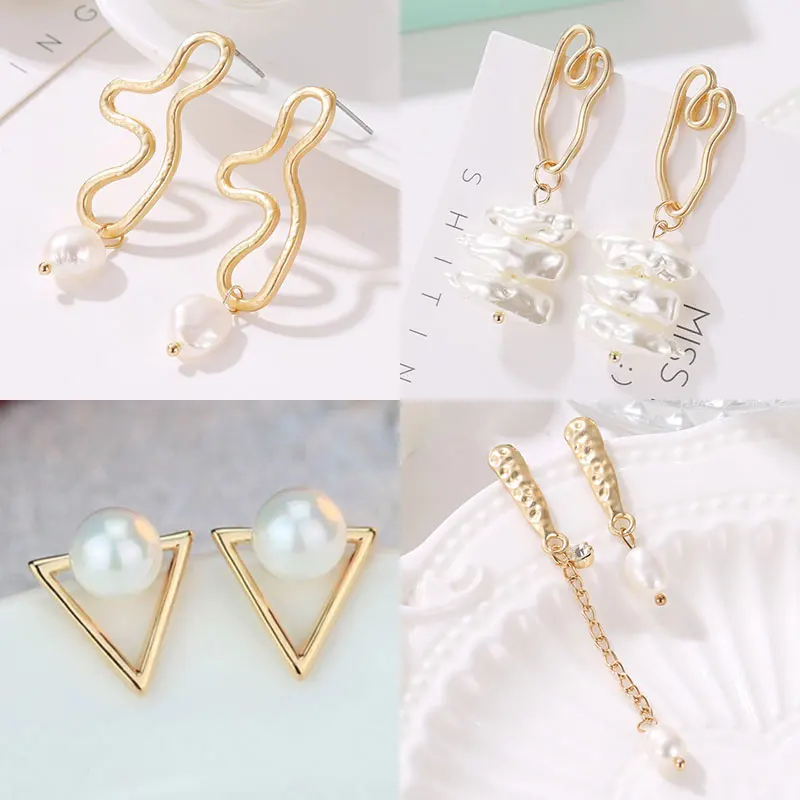 2019 Trendy Korea Design Metal Gold Earrings Natural Imitation Pearl Stud Earrings for Women Girl Gift
2019 Trendy Korea Design Metal Gold Earrings Natural Imitation Pearl Stud Earrings for Women Girl Gift