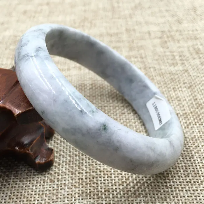 60mm Certified Grade "A" Natural Green Jadeite Jade Gems Bracelet Bangle 043653 a 5.19
60mm Certified Grade "A" Natural Green Jadeite Jade Gems Bracelet Bangle 043653 a 5.19