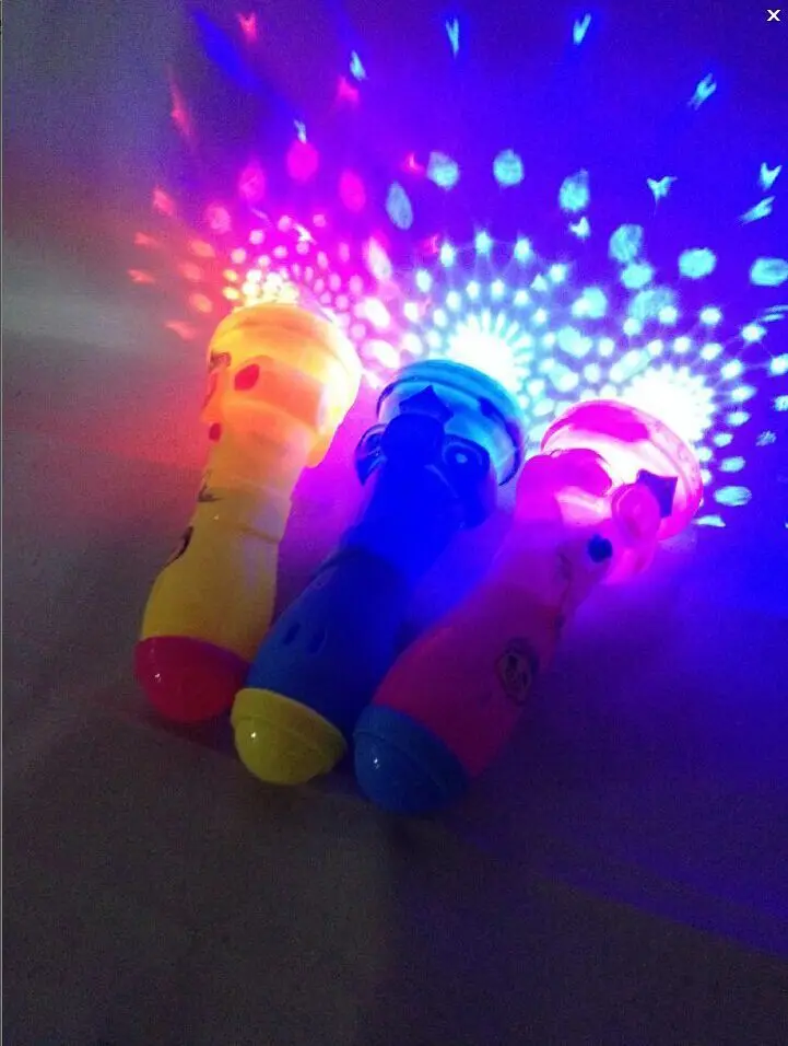 Light Up Toys Kids Baby Flashing LED Magic Wand Glow Scepter Sticks Party Toys random color delivery
Light Up Toys Kids Baby Flashing LED Magic Wand Glow Scepter Sticks Party Toys random color delivery