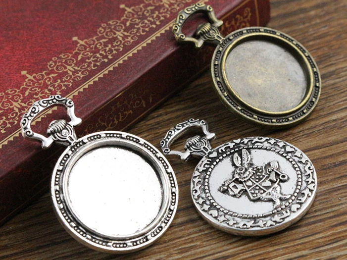5pcs 20mm Inner Size Antique Silver And Bronze Fashion Classic Style Cabochon Base Setting Charms Pendant
5pcs 20mm Inner Size Antique Silver And Bronze Fashion Classic Style Cabochon Base Setting Charms Pendant