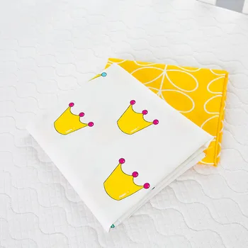 40x50cm Cartoon Crown and Leaf Fabric Cotton Fabric quilting Baby Cloth Kids bedding patchwork tissue home Textile Sewing fabric
40x50cm Cartoon Crown and Leaf Fabric Cotton Fabric quilting Baby Cloth Kids bedding patchwork tissue home Textile Sewing fabric