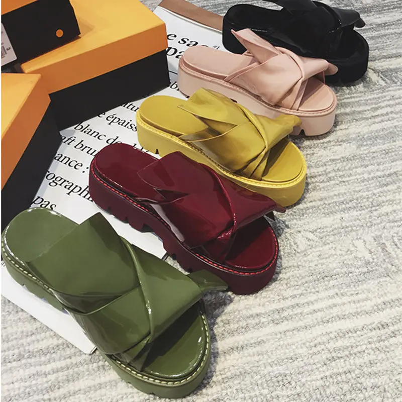 Bowknot Beach Slippers Woman New Luxury Brand Summer Platform Flat Shoes Women Bowtie Beach Sandals Slides
Bowknot Beach Slippers Woman New Luxury Brand Summer Platform Flat Shoes Women Bowtie Beach Sandals Slides