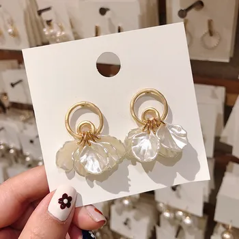 Dominated The new 2019 temperament super Vintage shells petals elegant Women Drop earrings
Dominated The new 2019 temperament super Vintage shells petals elegant Women Drop earrings