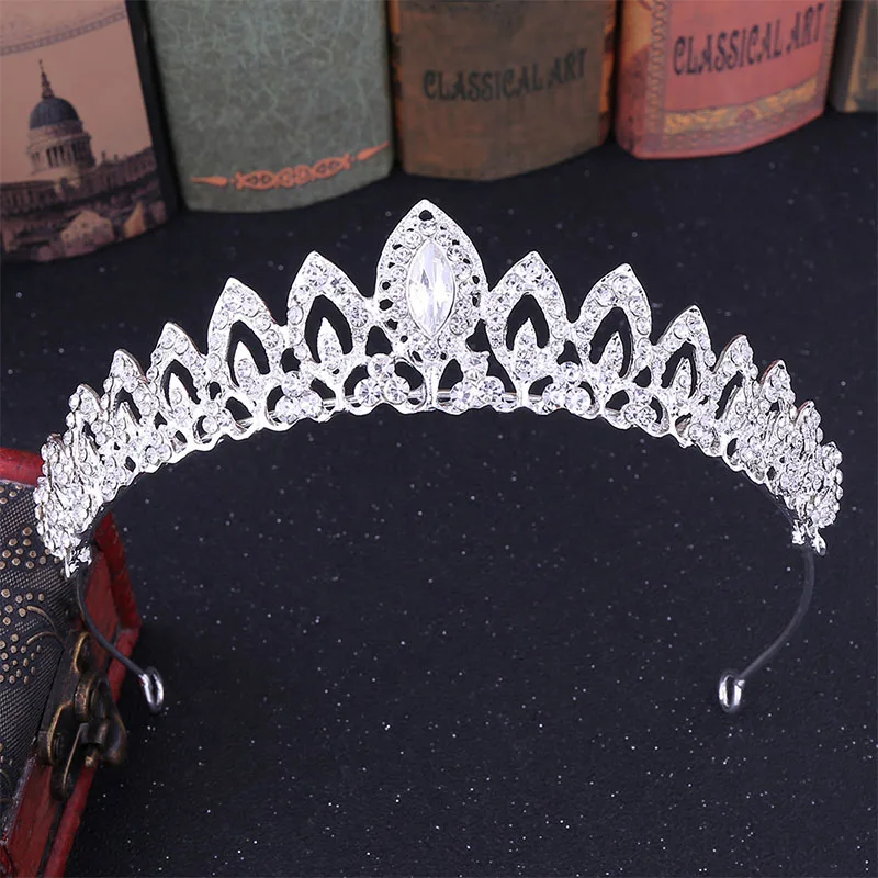 Silver Leaf Shape Tiaras de Noiva Alloy Rhinestones Small Crown Headpiece Bridal Hair Jewelry Women Wedding Hair Accessories JL
Silver Leaf Shape Tiaras de Noiva Alloy Rhinestones Small Crown Headpiece Bridal Hair Jewelry Women Wedding Hair Accessories JL