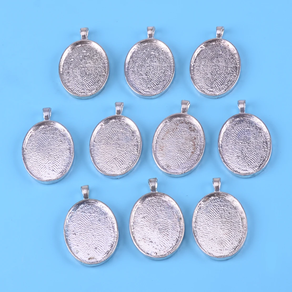 10pcs 30mm Oval Pendant Tray Antique Silver Blank Bezel Base Charm For DIY Cabochon Setting Jewelry Making
10pcs 30mm Oval Pendant Tray Antique Silver Blank Bezel Base Charm For DIY Cabochon Setting Jewelry Making