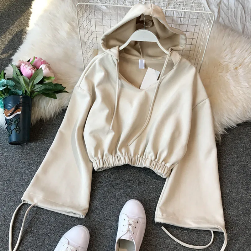 2019 autumn women hoodies and sweatshirts solid loose short v-neck hooded bat wing sleeved pullovers outwear tops
2019 autumn women hoodies and sweatshirts solid loose short v-neck hooded bat wing sleeved pullovers outwear tops