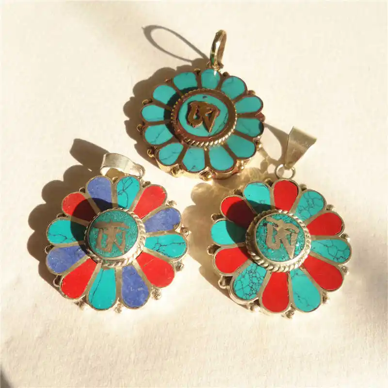 TBP329 Tibetan Mantras OM Amulet Nepal Vintage Sunflower Lovely Charms Copper Inlaid Colorful Stone
TBP329 Tibetan Mantras OM Amulet Nepal Vintage Sunflower Lovely Charms Copper Inlaid Colorful Stone
