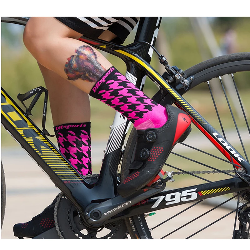 DH Summer Mens Sport Cycling Socks Bike Riding socks Breathable Outdoor Running socks
DH Summer Mens Sport Cycling Socks Bike Riding socks Breathable Outdoor Running socks