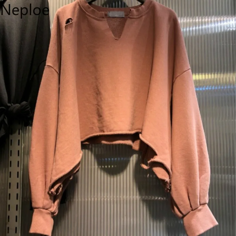 Neploe 2019 Autumn Sweatshirt for Women Korean Fashion Hole V Neck Short Pullover Hoodie Loose Long Sleeve Cotton Crop Top 90143
Neploe 2019 Autumn Sweatshirt for Women Korean Fashion Hole V Neck Short Pullover Hoodie Loose Long Sleeve Cotton Crop Top 90143