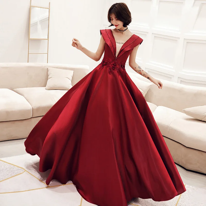 2019 New Party Dress Elegant Slim Long Dress Sexy V-neck Red Dress Floral Embroidered Sequins Women Dress Bandage Dress
2019 New Party Dress Elegant Slim Long Dress Sexy V-neck Red Dress Floral Embroidered Sequins Women Dress Bandage Dress