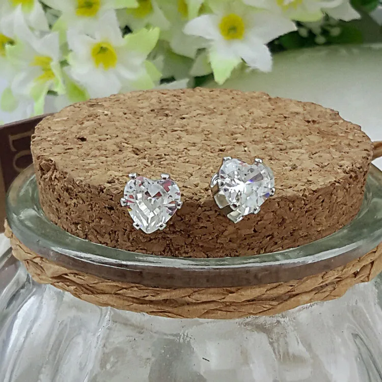New 2014 Silver fashion jewelry beautiful stud earring high quality Heart Shaped Crystal Earrings-White Gem For Women
New 2014 Silver fashion jewelry beautiful stud earring high quality Heart Shaped Crystal Earrings-White Gem For Women