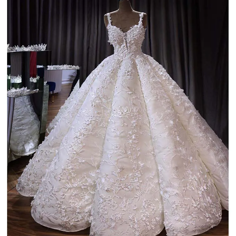 Vestido De Novia Gorgeous Dubai Wedding Dress 2019 Sexy V-Neck 3D Lace Floral Appliques Ball Gown Bridal Dresses
Vestido De Novia Gorgeous Dubai Wedding Dress 2019 Sexy V-Neck 3D Lace Floral Appliques Ball Gown Bridal Dresses