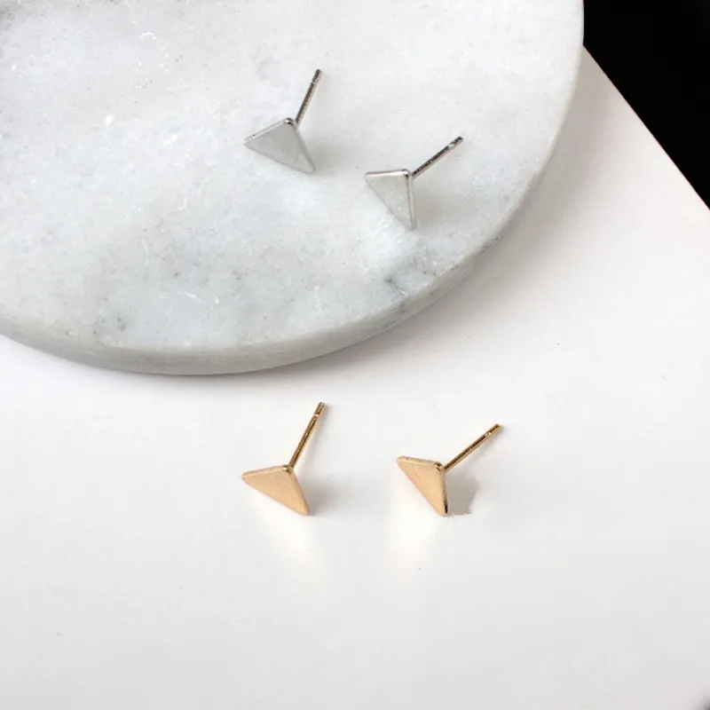 New fashion Shiny Gold & Silver Color Small Triangle Stud Earrings Cute Geometry Earring For Women Girls Jewelry Gift 3 Colors
New fashion Shiny Gold & Silver Color Small Triangle Stud Earrings Cute Geometry Earring For Women Girls Jewelry Gift 3 Colors
