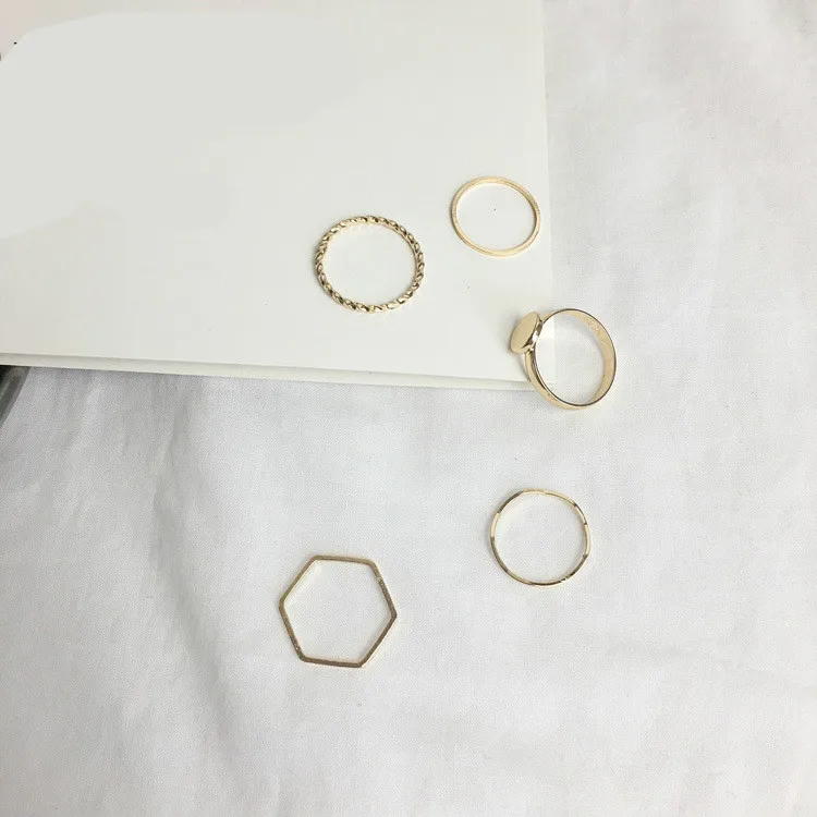 Set Punk 2018 Fashion New Ring Personality Simple Wave Irregular Tail Ring 5 Piece Suit Ladies Wholesale Sales Ring Simple
Set Punk 2018 Fashion New Ring Personality Simple Wave Irregular Tail Ring 5 Piece Suit Ladies Wholesale Sales Ring Simple
