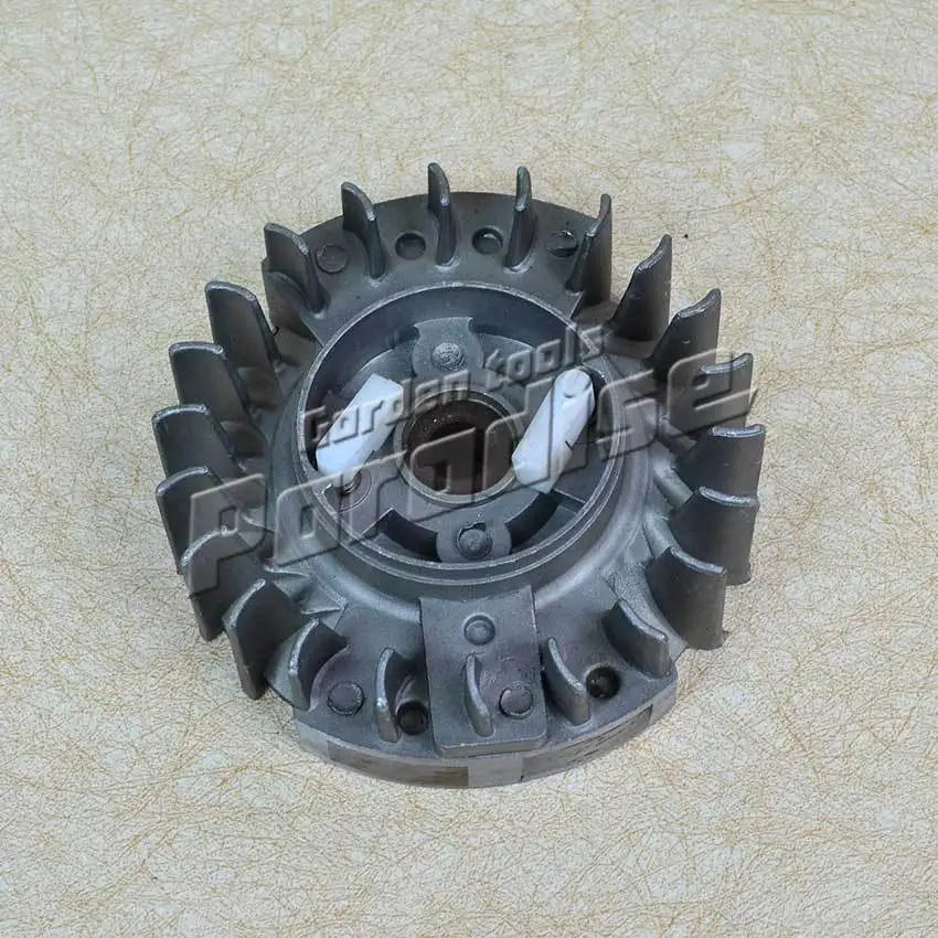 5800 Chainsaw Flywheel with Plastic Pawl for Chain Saw spare parts use free shipping