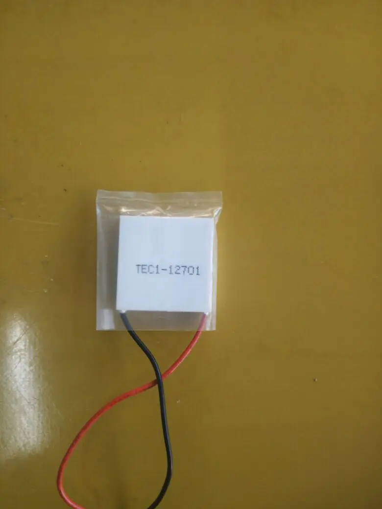 2pcs Semiconductor Thermoelectric Cooler TEC1-12701 30*30MM Power 12V1A Easy Heat Dissipation Equipment Big Particles Cooler
2pcs Semiconductor Thermoelectric Cooler TEC1-12701 30*30MM Power 12V1A Easy Heat Dissipation Equipment Big Particles Cooler